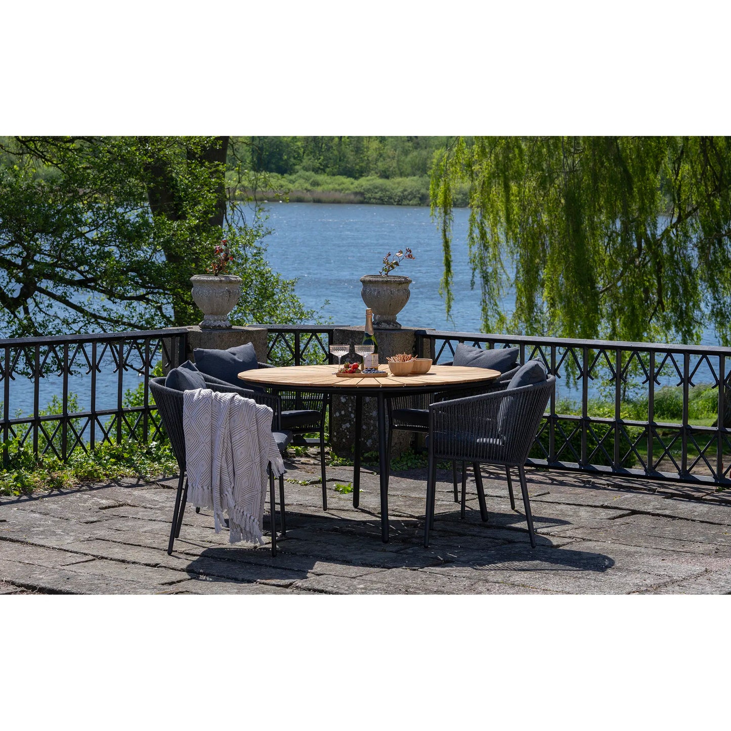 Cleveland and Salerno Garden Set